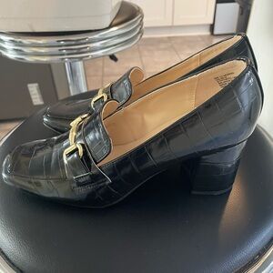 Liz Claiborne Black Croc-Patterned Loafers with Gold Accent